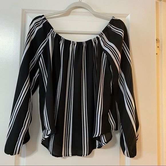 Bleuh Ciel black and white striped blouse. Wear off or on shoulders - Picture 4 of 7
